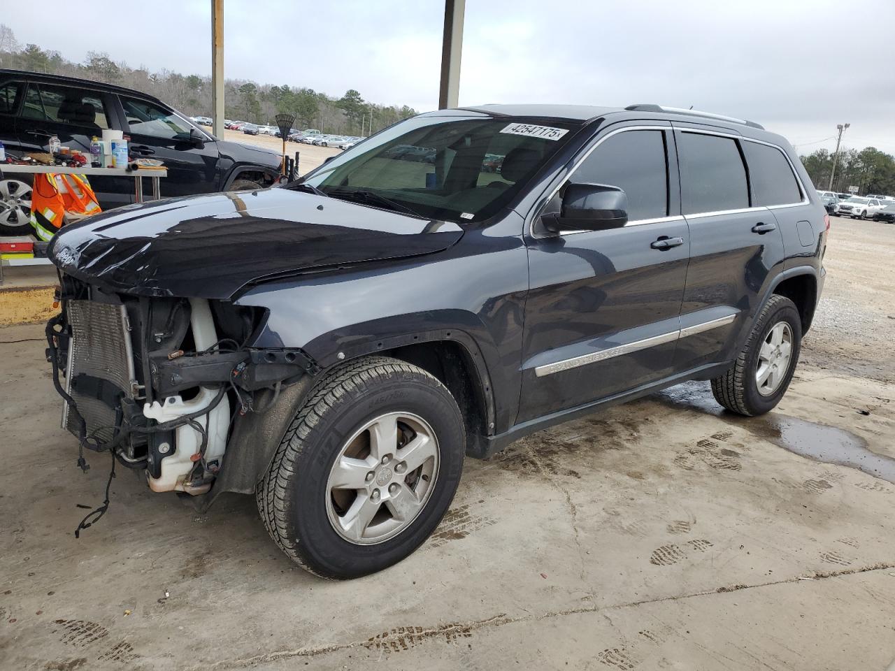 Salvage Jeep Grand Cherokee Image