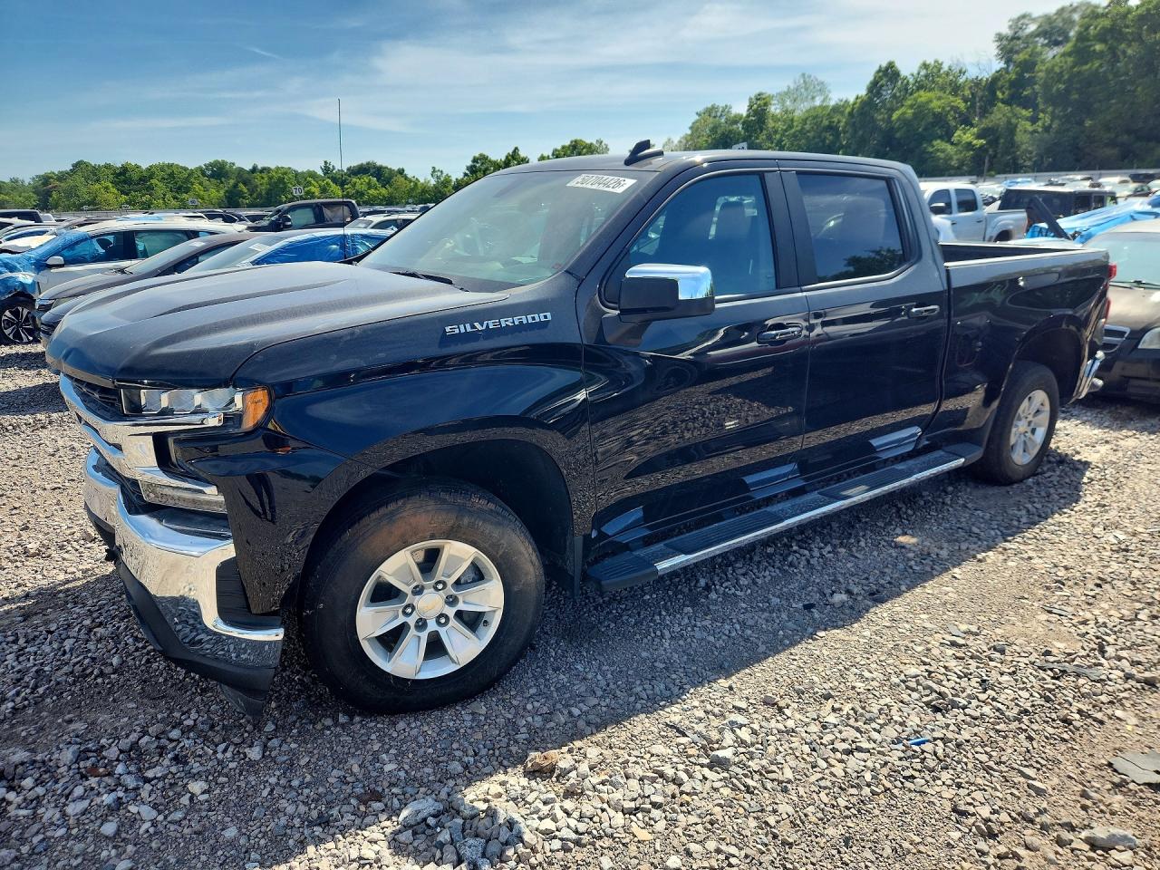 Salvage Chevrolet Silverado Image