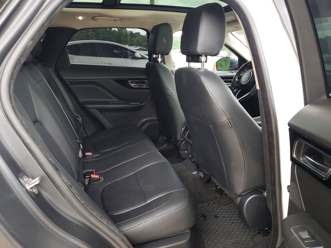 Jaguar F-PACE Premium