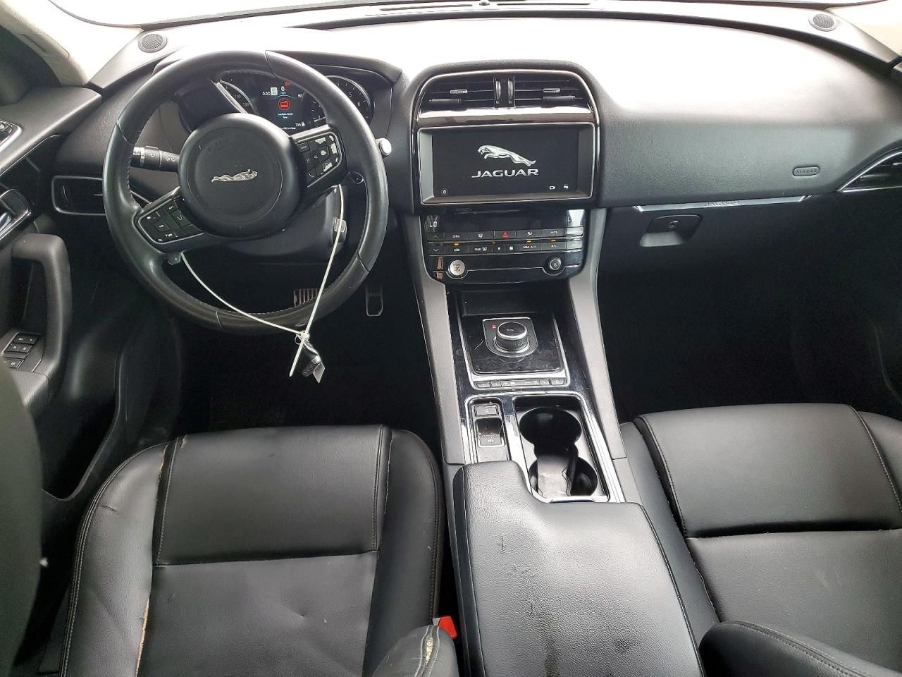 Jaguar F-PACE Premium