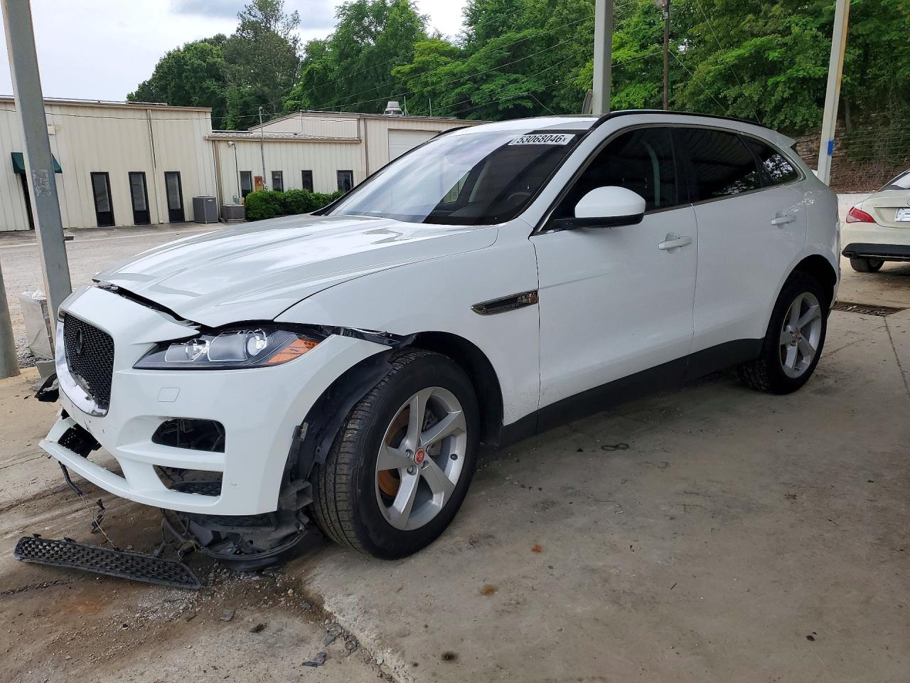 Salvage Jaguar F-PACE Image