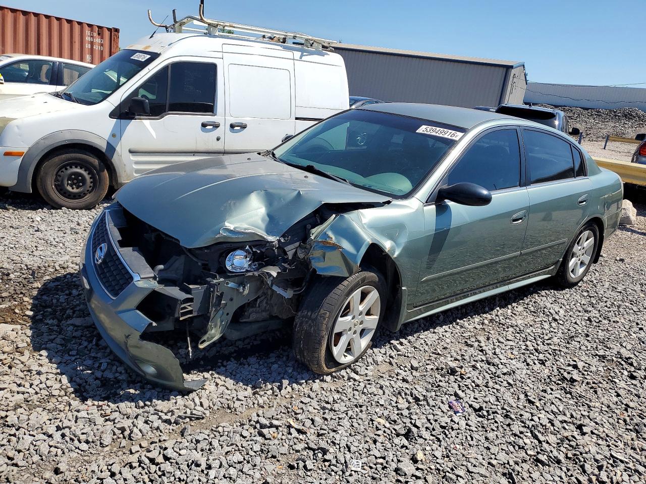 Salvage Nissan Altima Image
