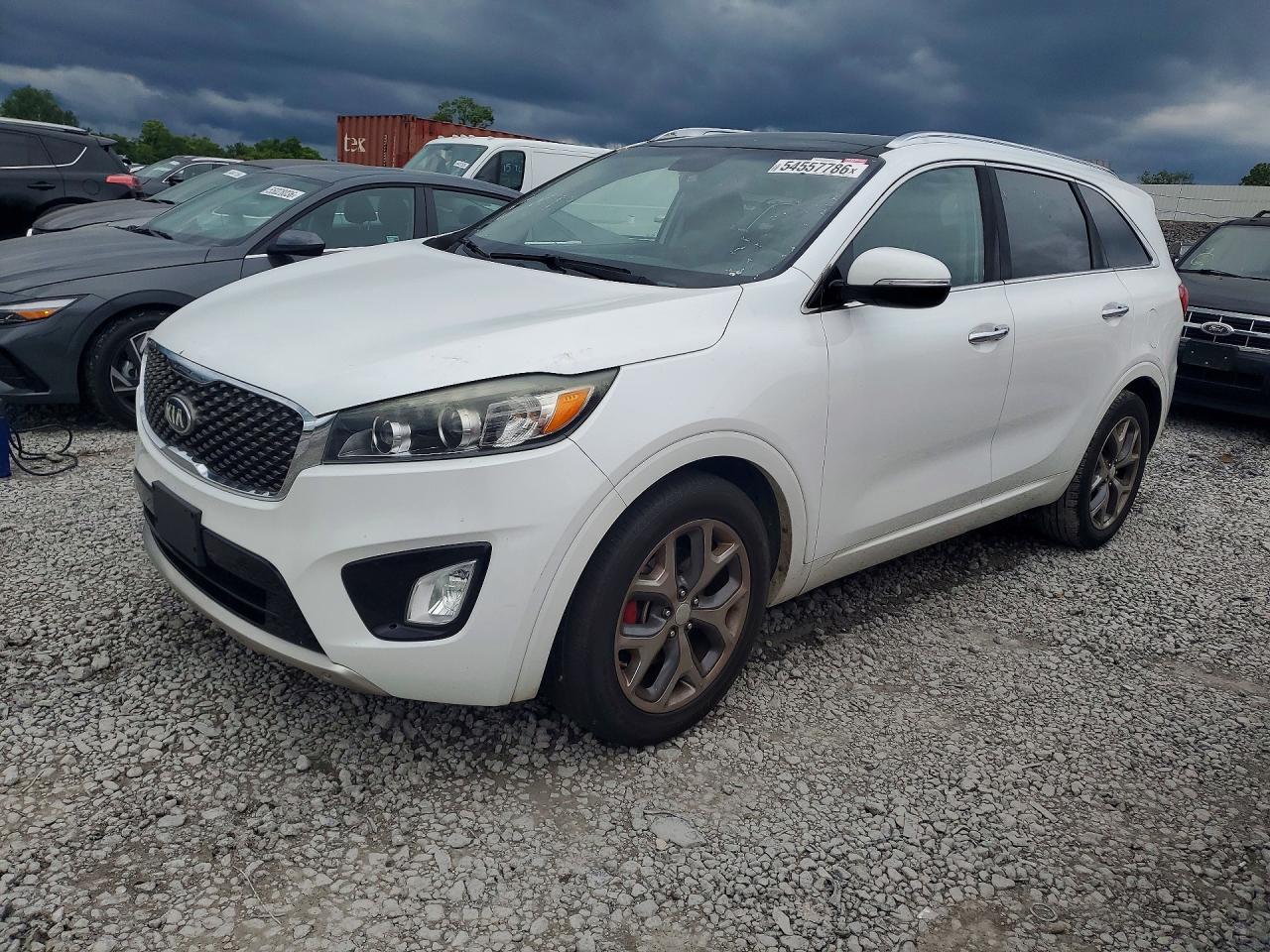 Salvage Kia Sorento Image