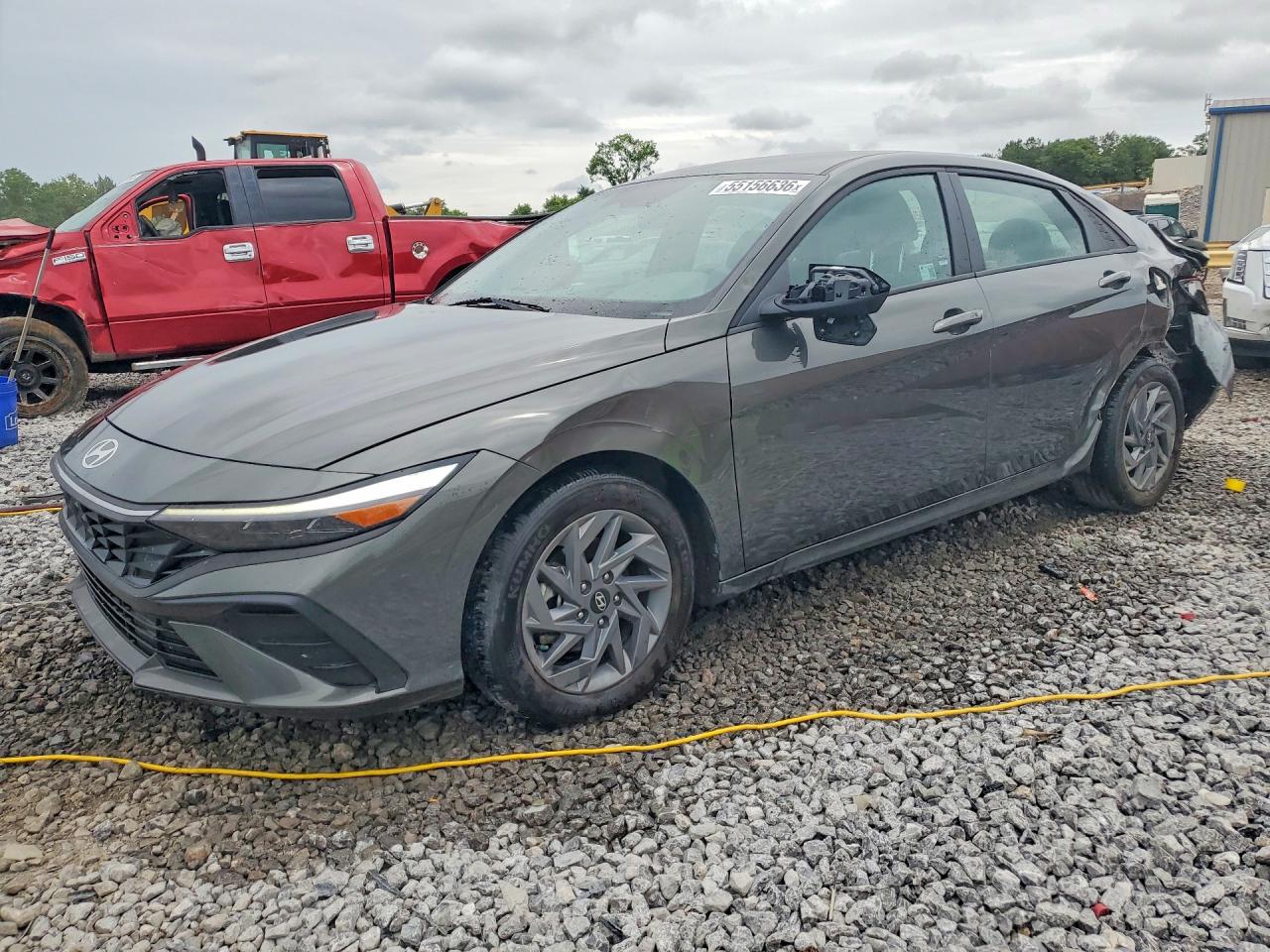Salvage Hyundai ELANTRA Image