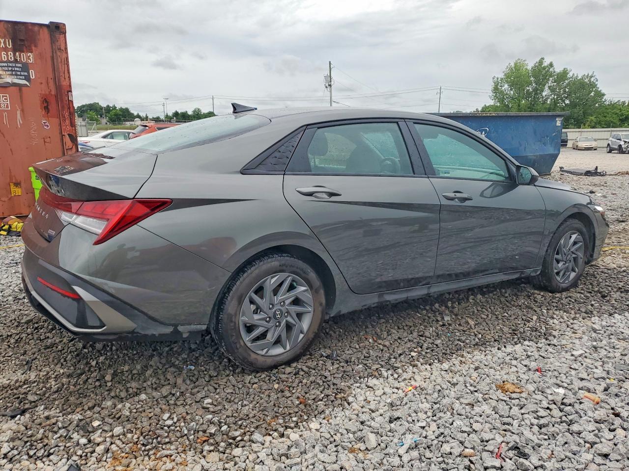 Hyundai ELANTRA Blue