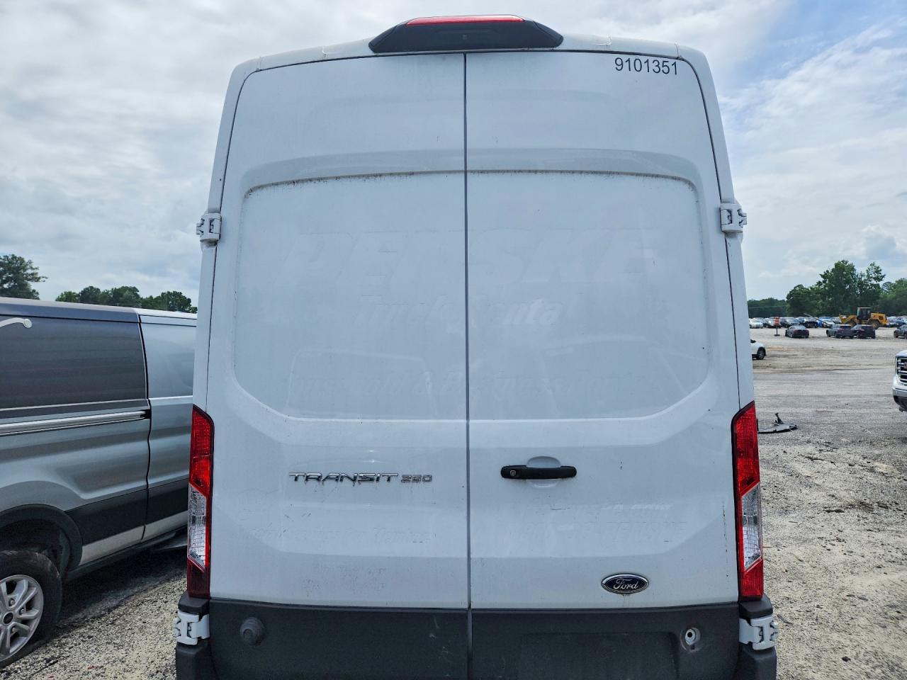 Ford Transit T-250