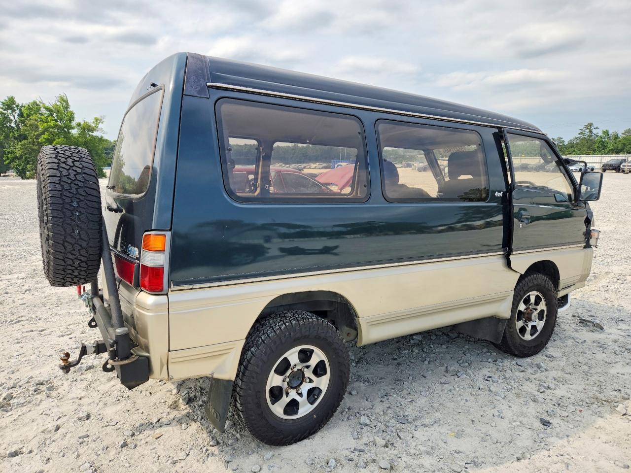 Mitsubishi Delica