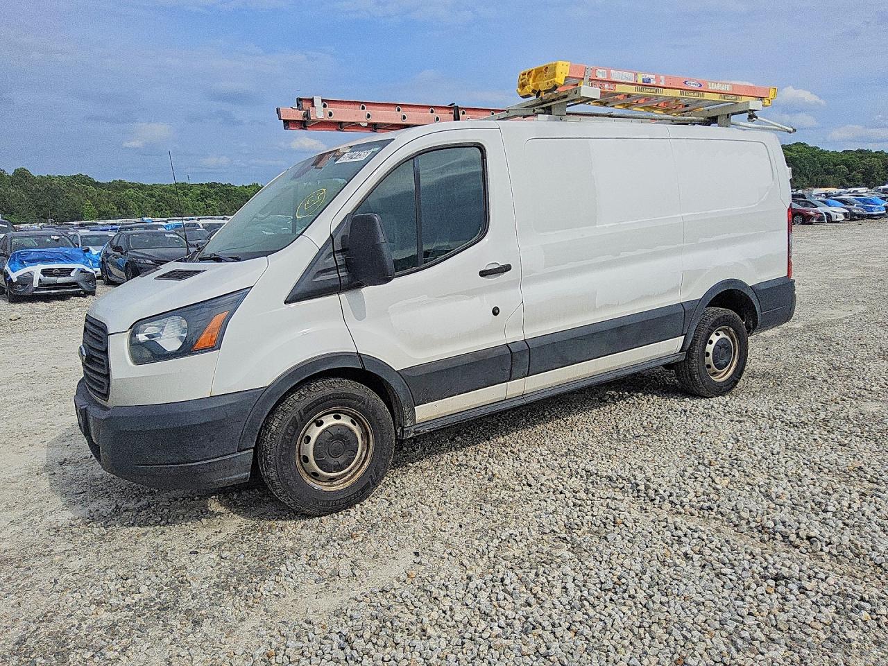 Salvage Ford Transit Image
