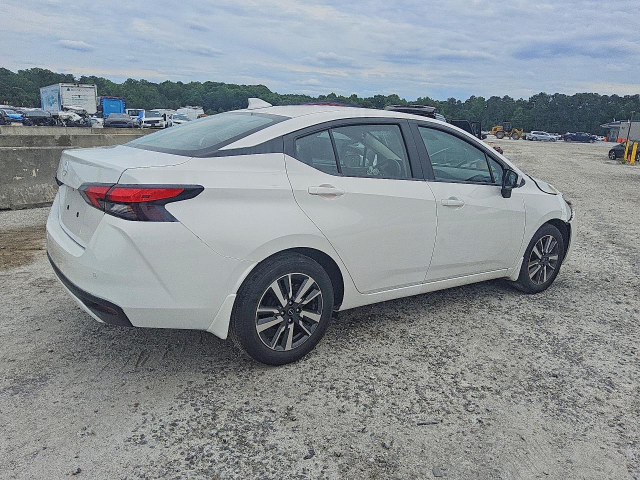 Nissan Versa Sv