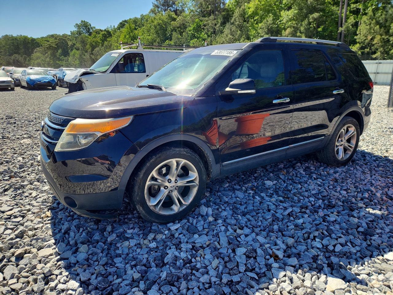 Salvage Ford Explorer Image
