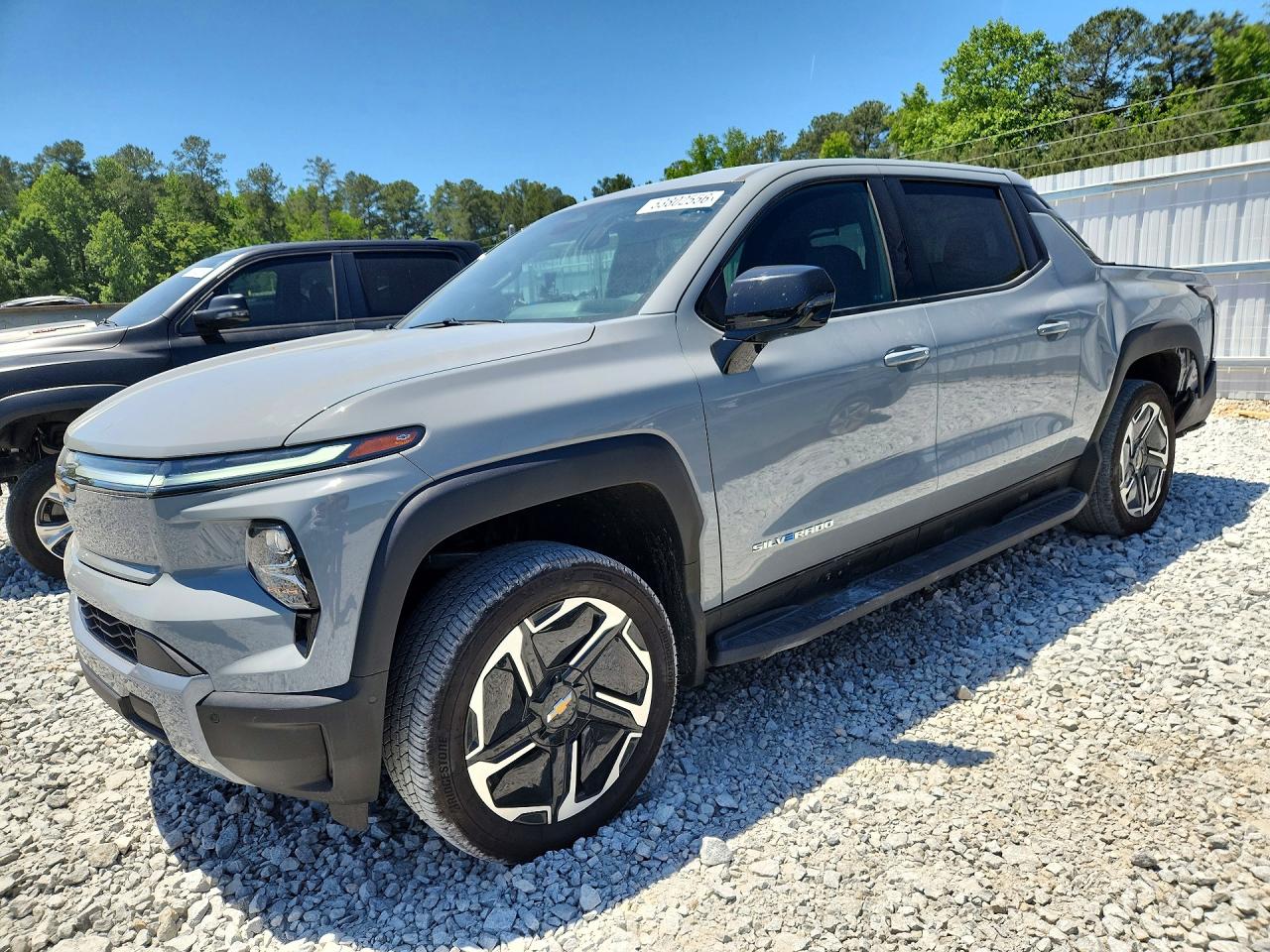 Salvage Chevrolet Silverado Image