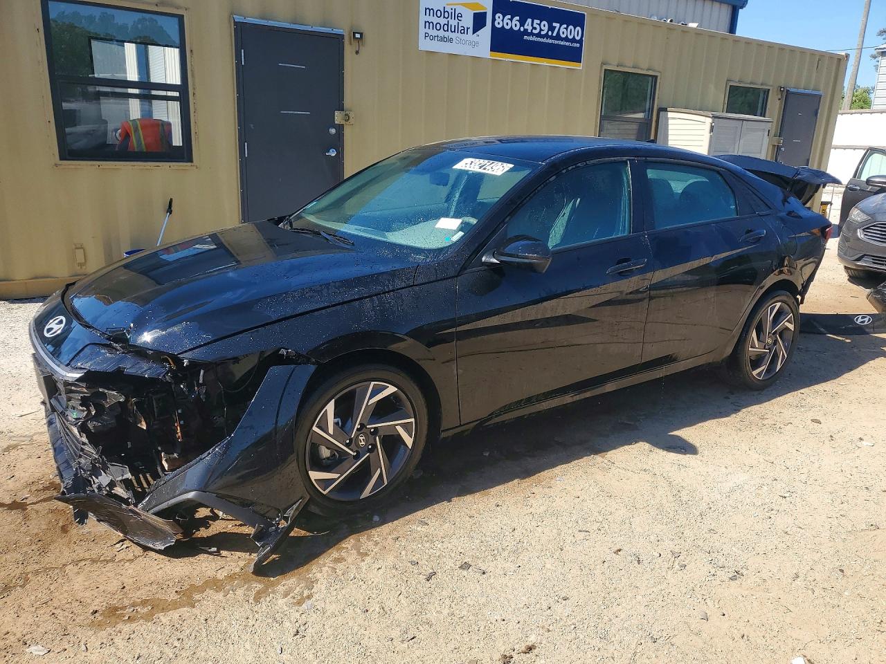 Salvage Hyundai ELANTRA Image