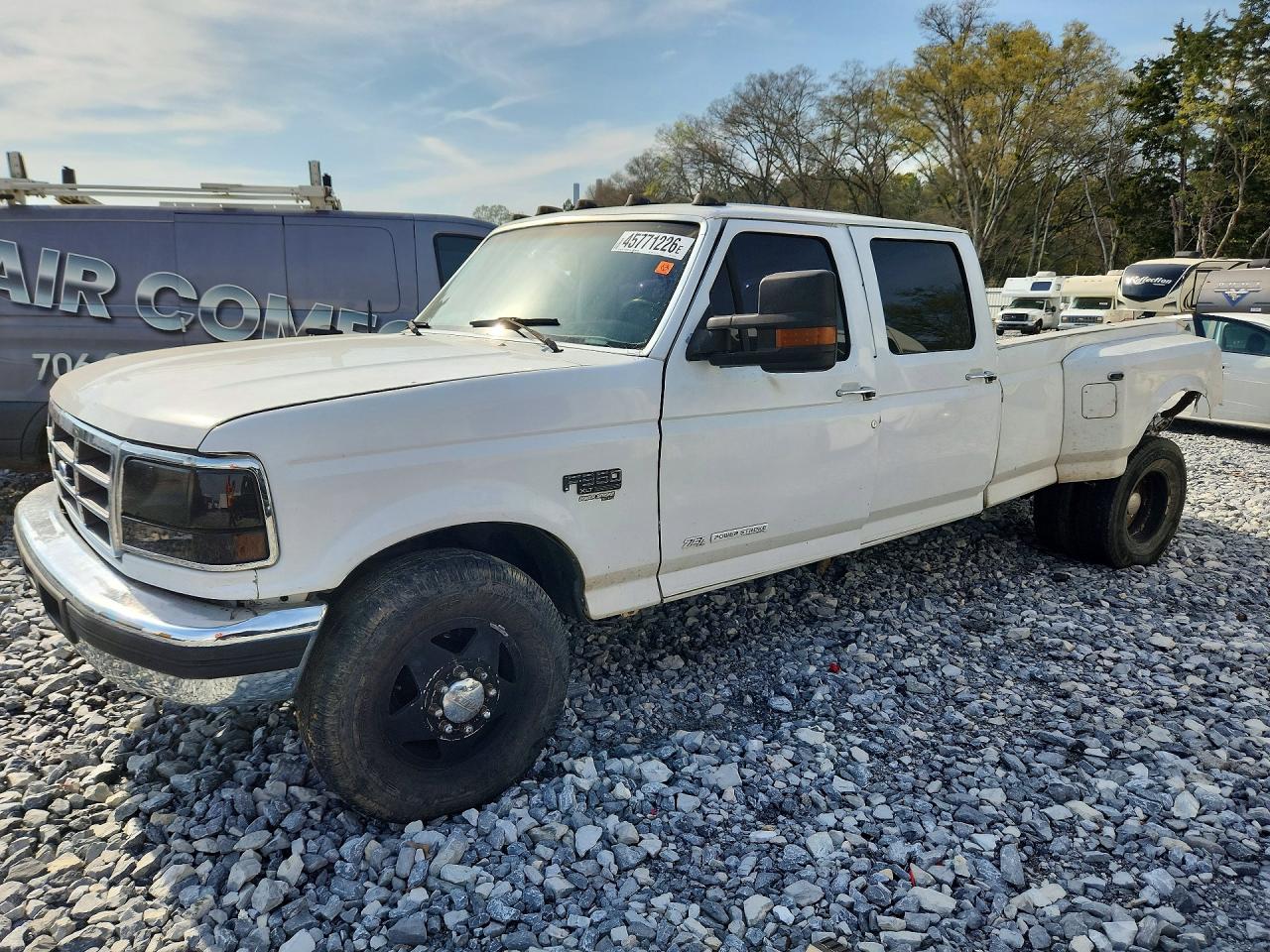 Salvage Ford F-350 Image