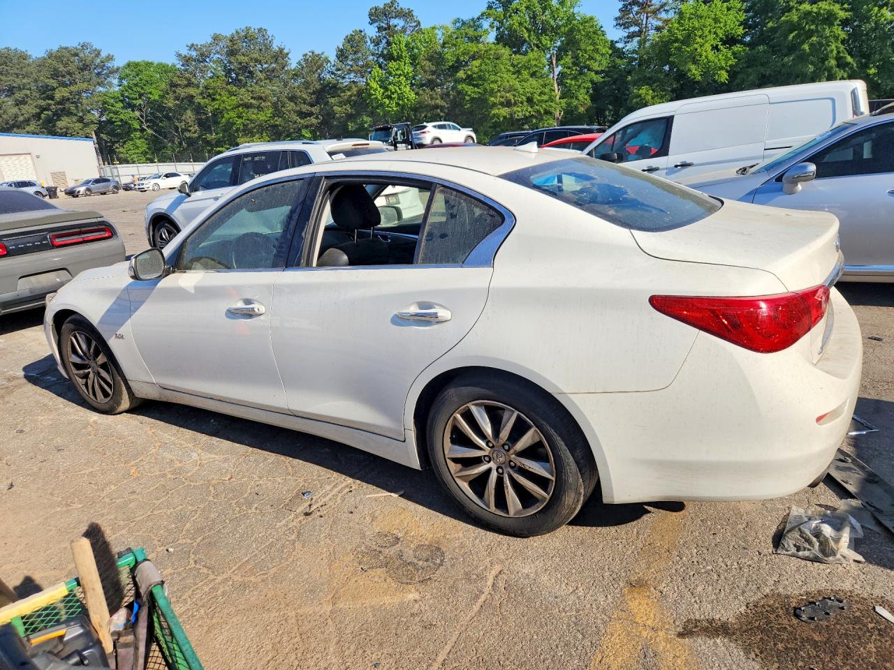 INFINITI Q50 Premium