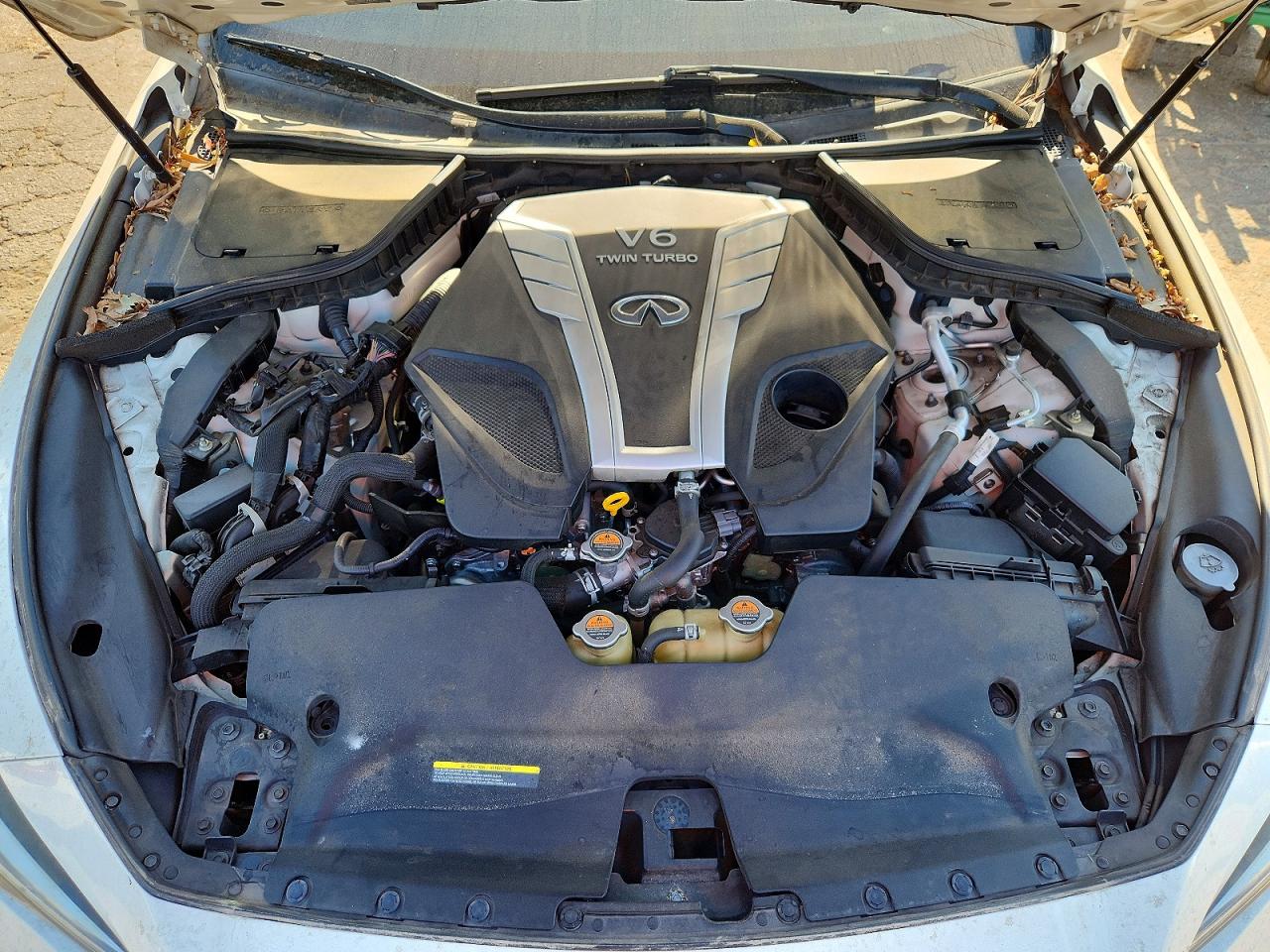 INFINITI Q50 Premium