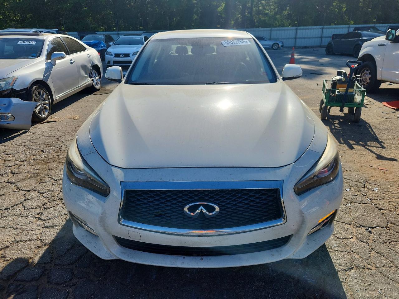 INFINITI Q50 Premium