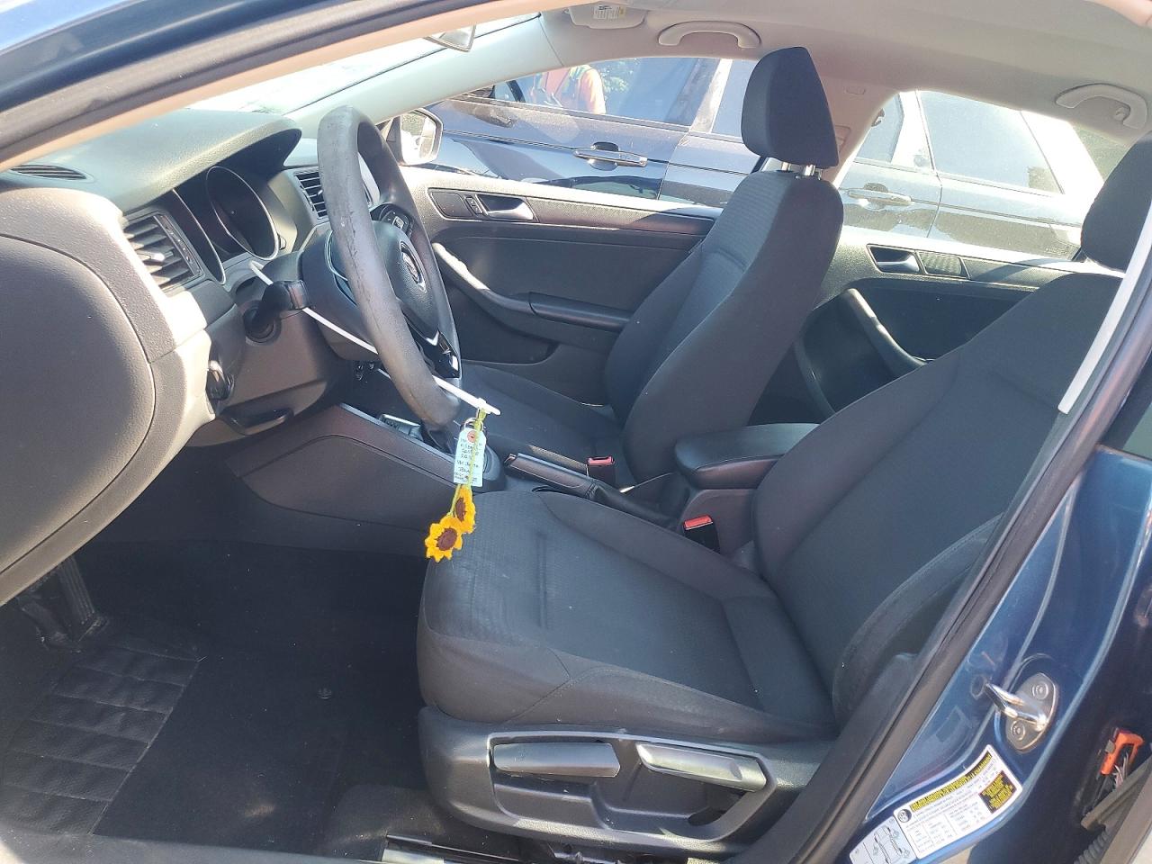 Volkswagen Jetta S