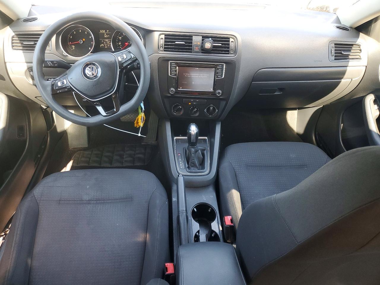 Volkswagen Jetta S