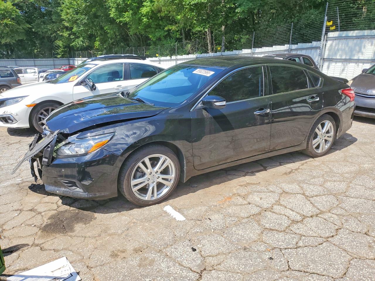 Salvage Nissan Altima Image