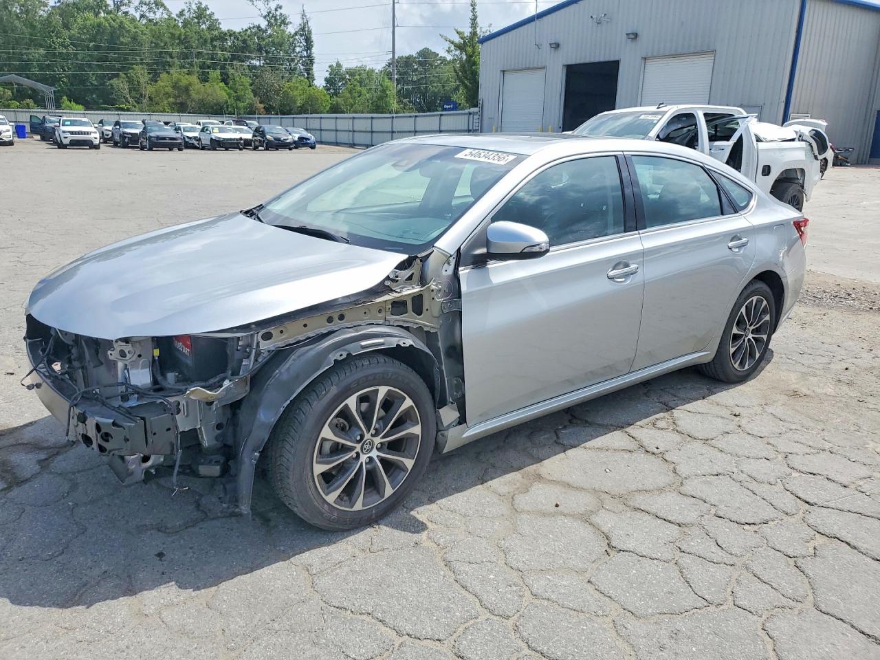 Salvage Toyota Avalon Image