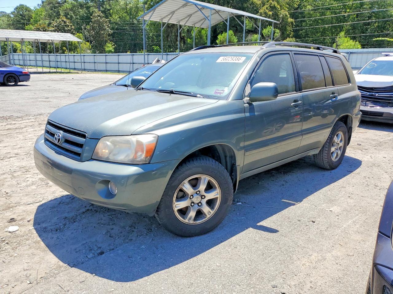 Salvage Toyota Highlander Image