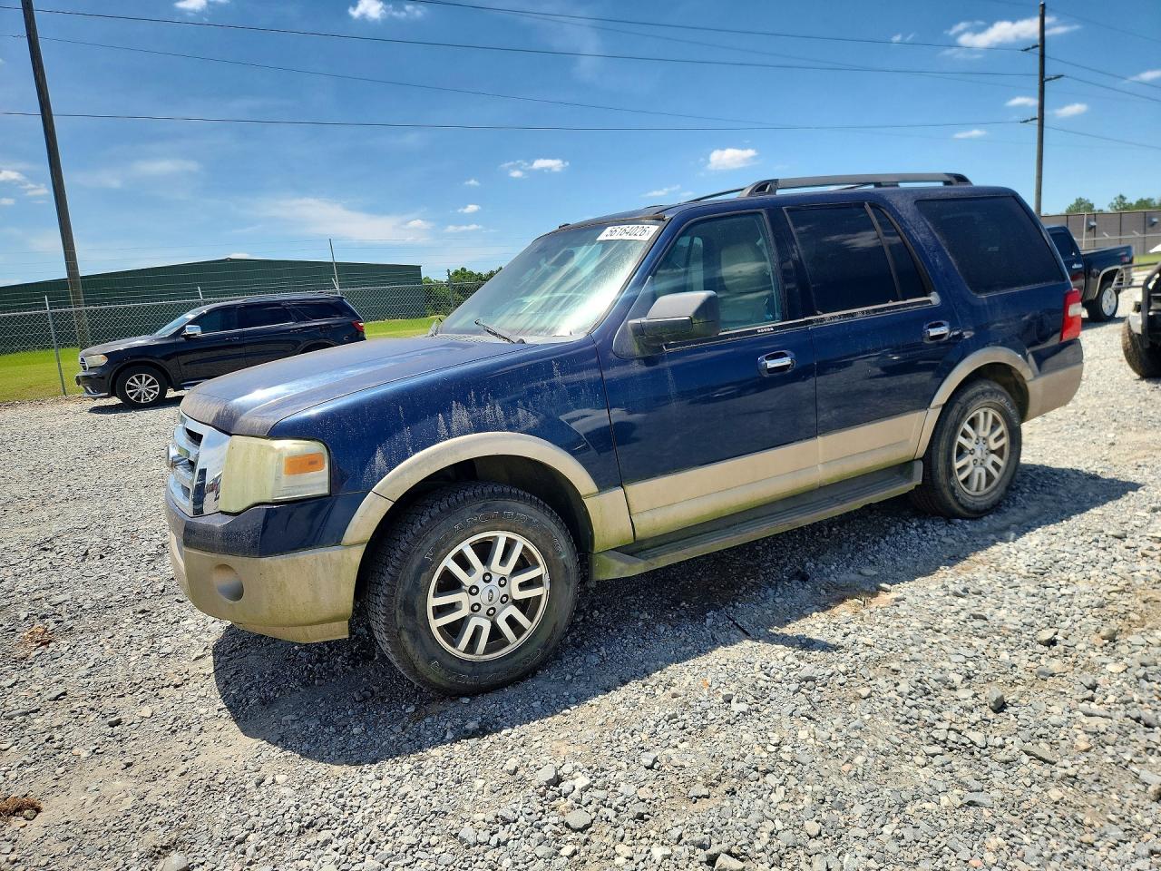 Salvage Ford Expedition Image