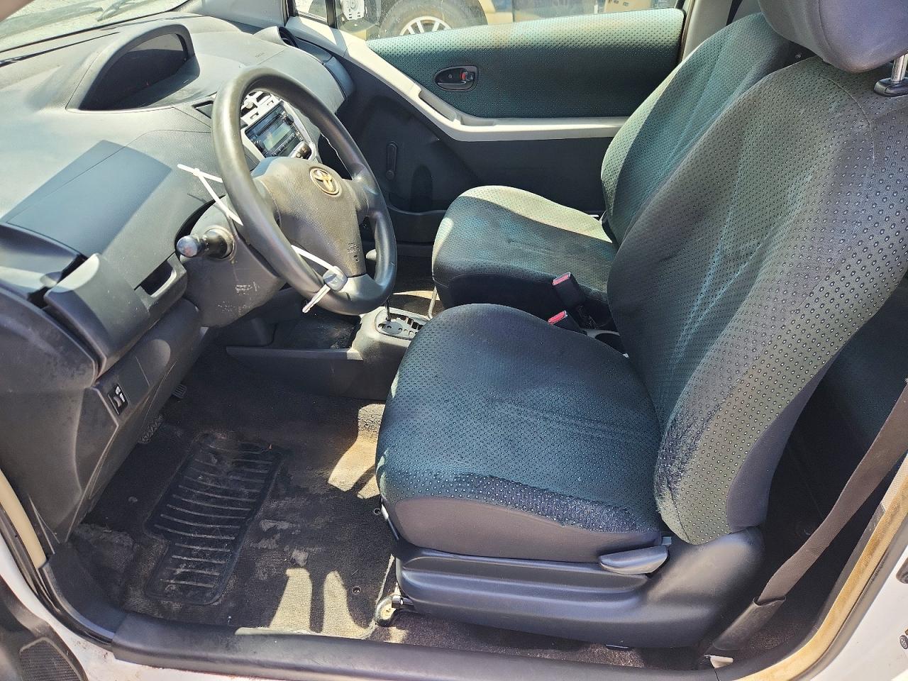 Toyota Yaris Base