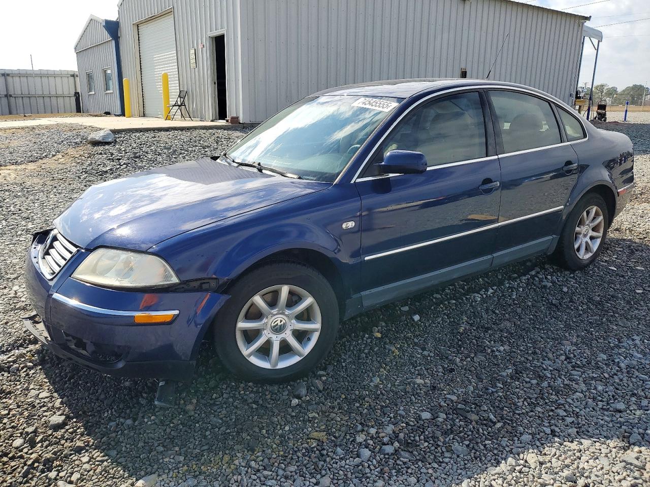 Salvage Volkswagen Passat Image