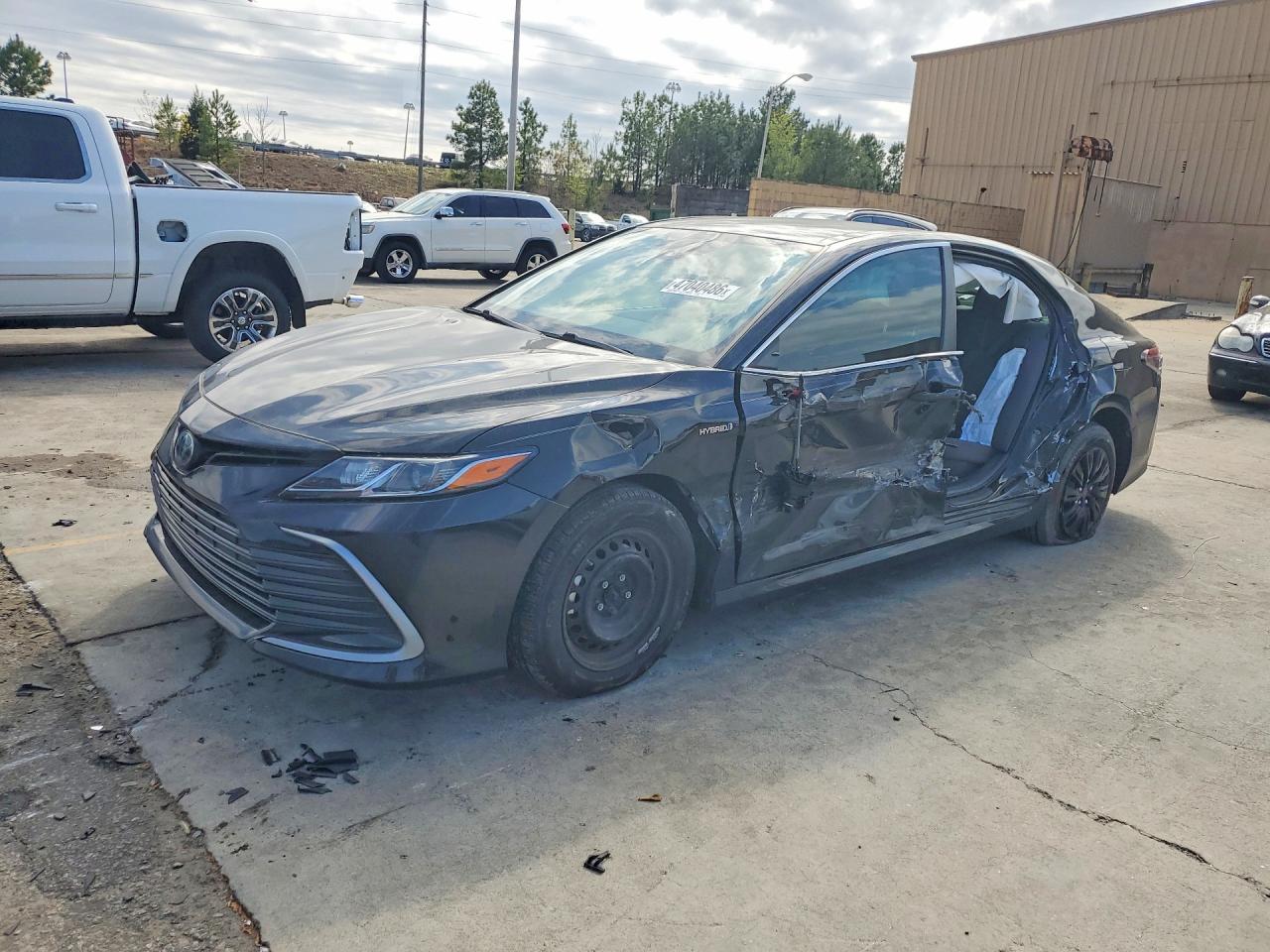 Salvage Toyota Camry Image