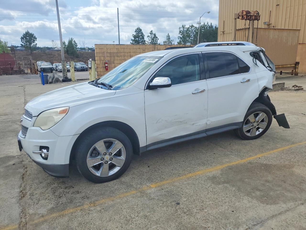 Salvage Chevrolet Equinox Image