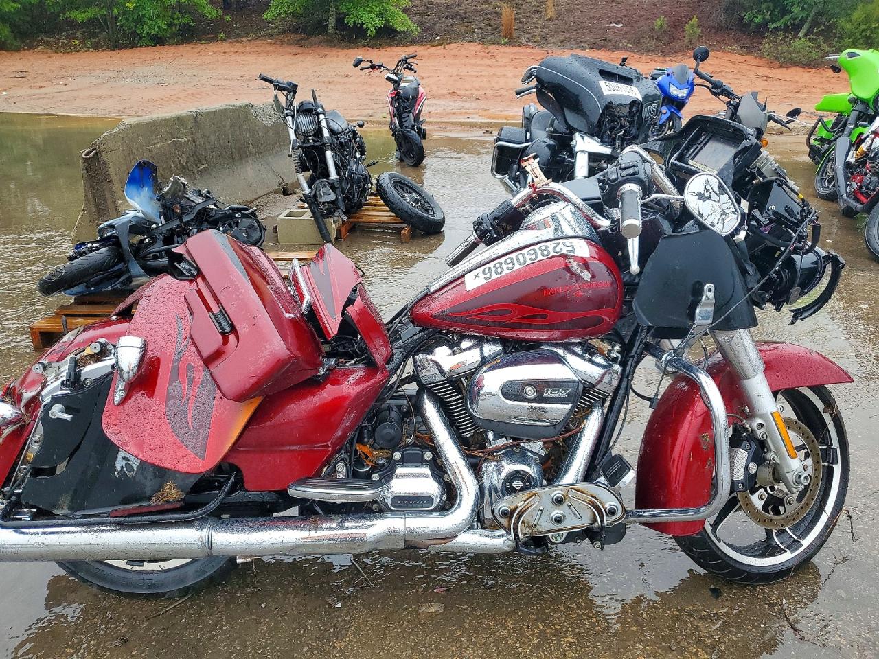 Salvage Harley-Davidson Fl Image