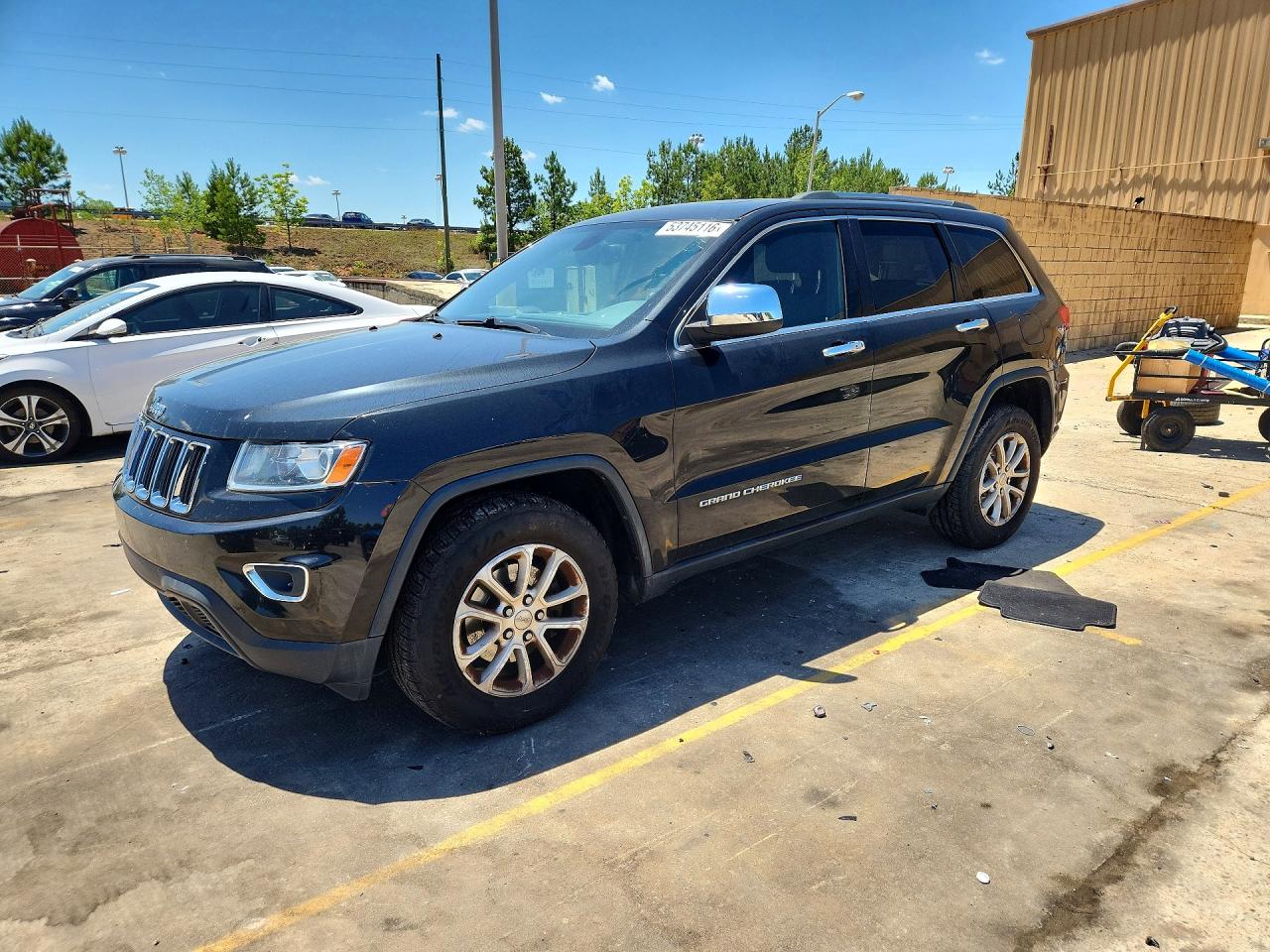 Salvage Jeep Cherokee Image
