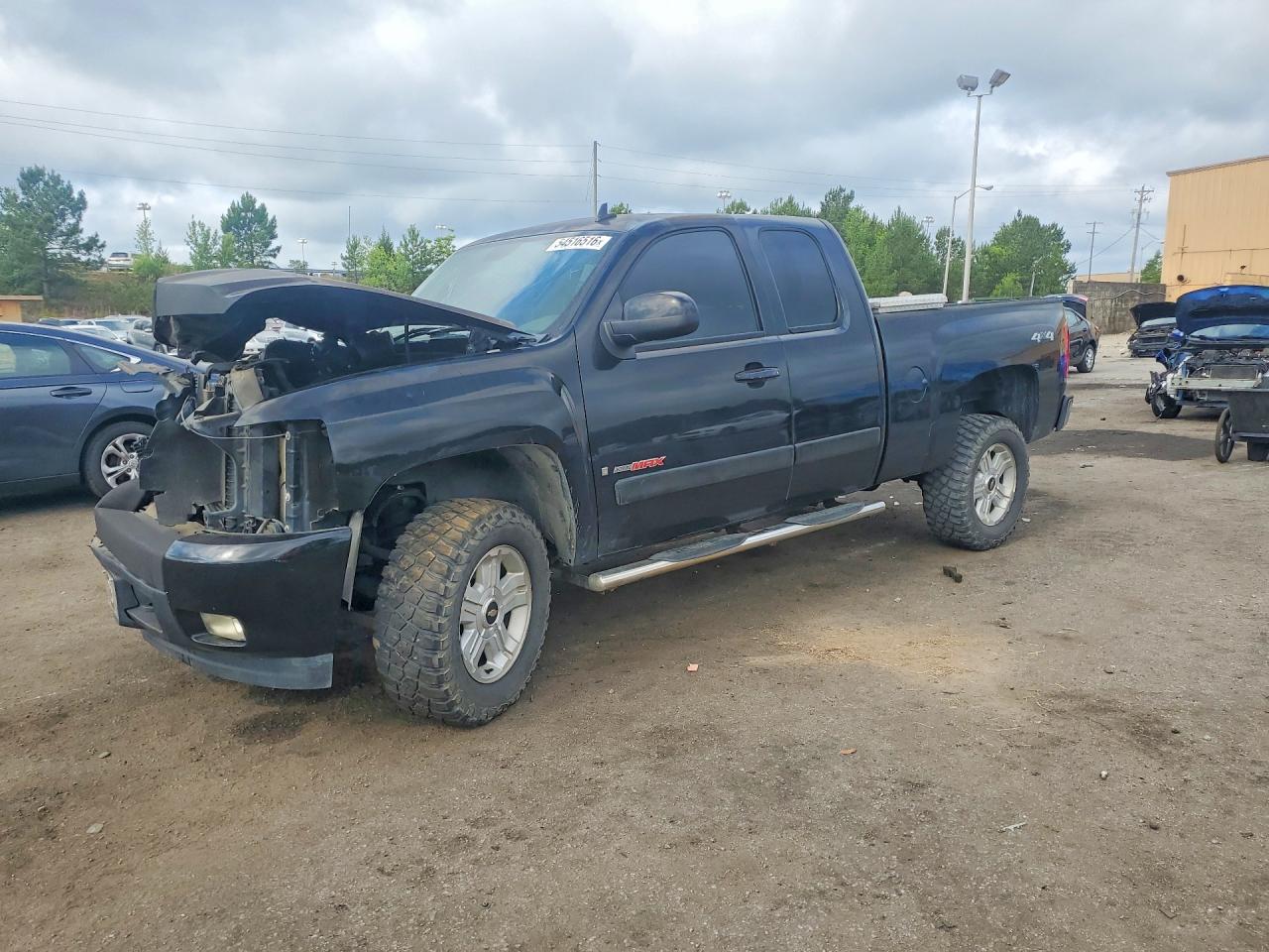 Salvage Chevrolet Silverado Image