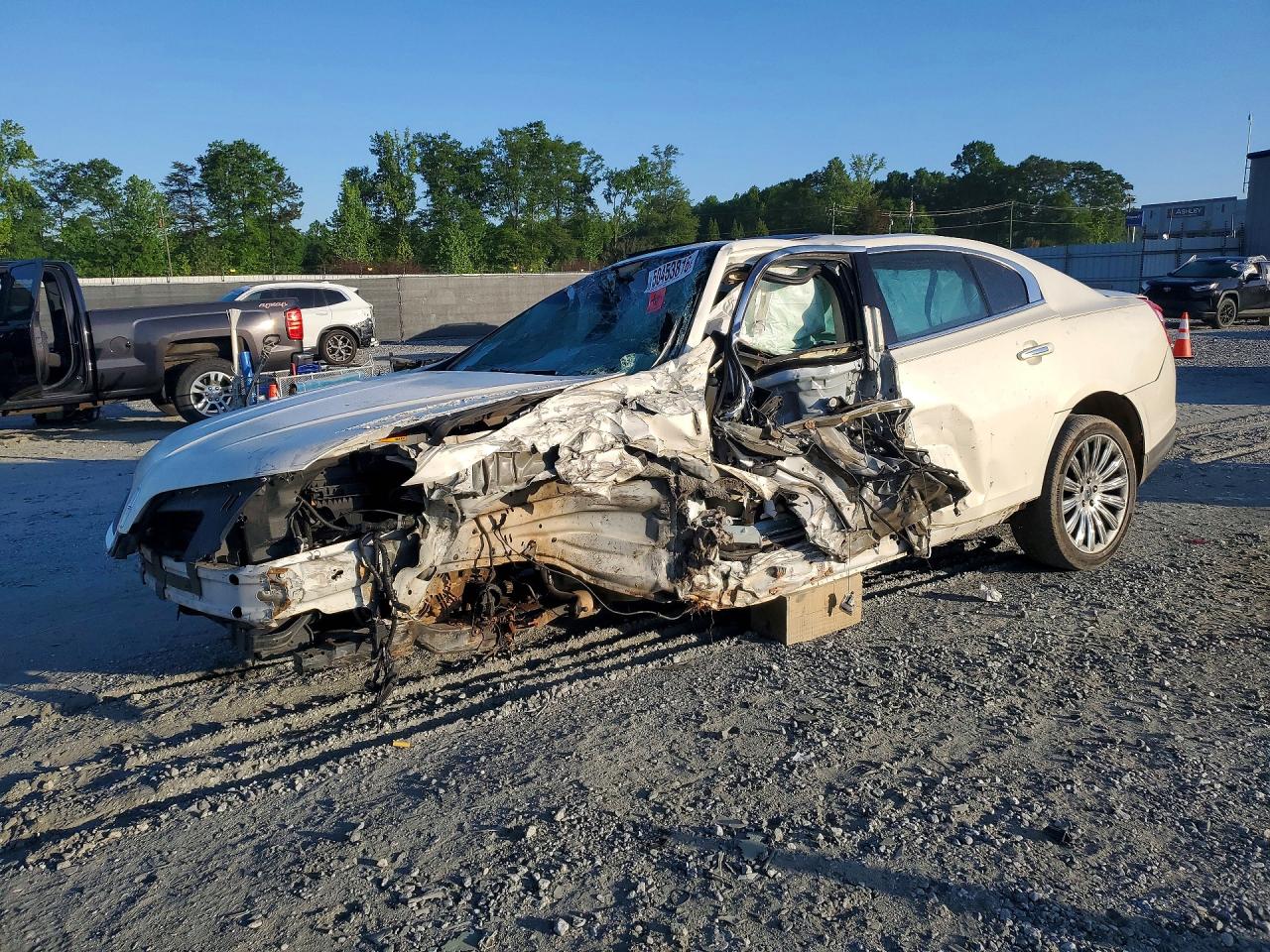 Salvage Lincoln MKS Image