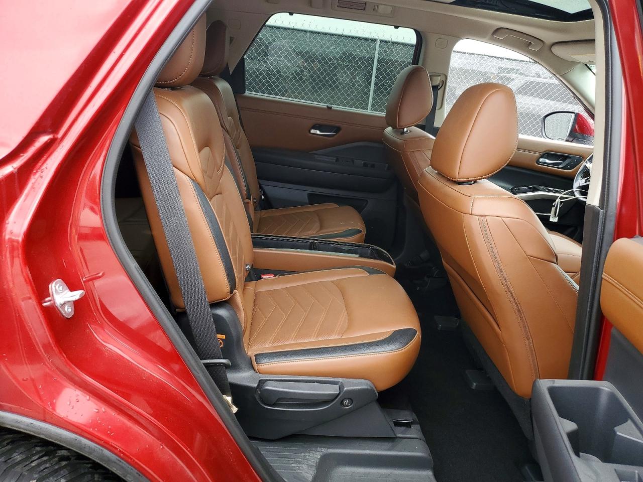 Nissan Pathfinder Platinum