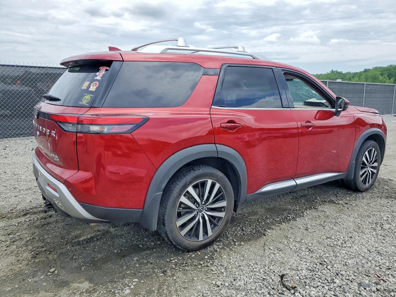 Nissan Pathfinder Platinum