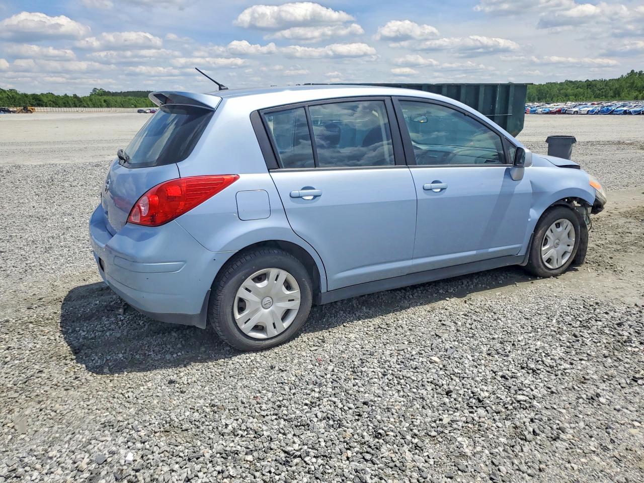 Nissan Versa 1.8 S