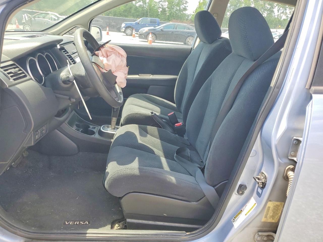 Nissan Versa 1.8 S