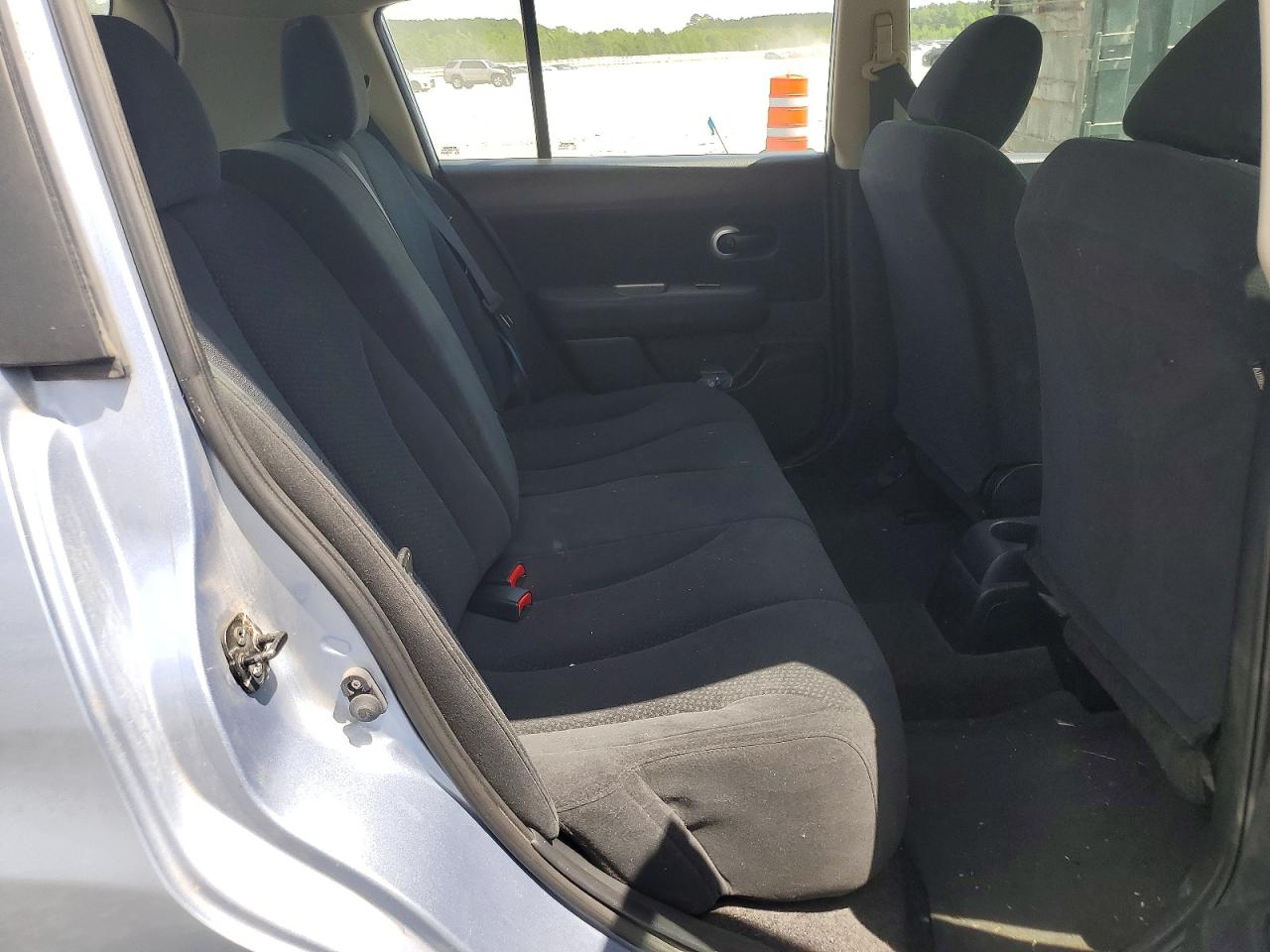 Nissan Versa 1.8 S