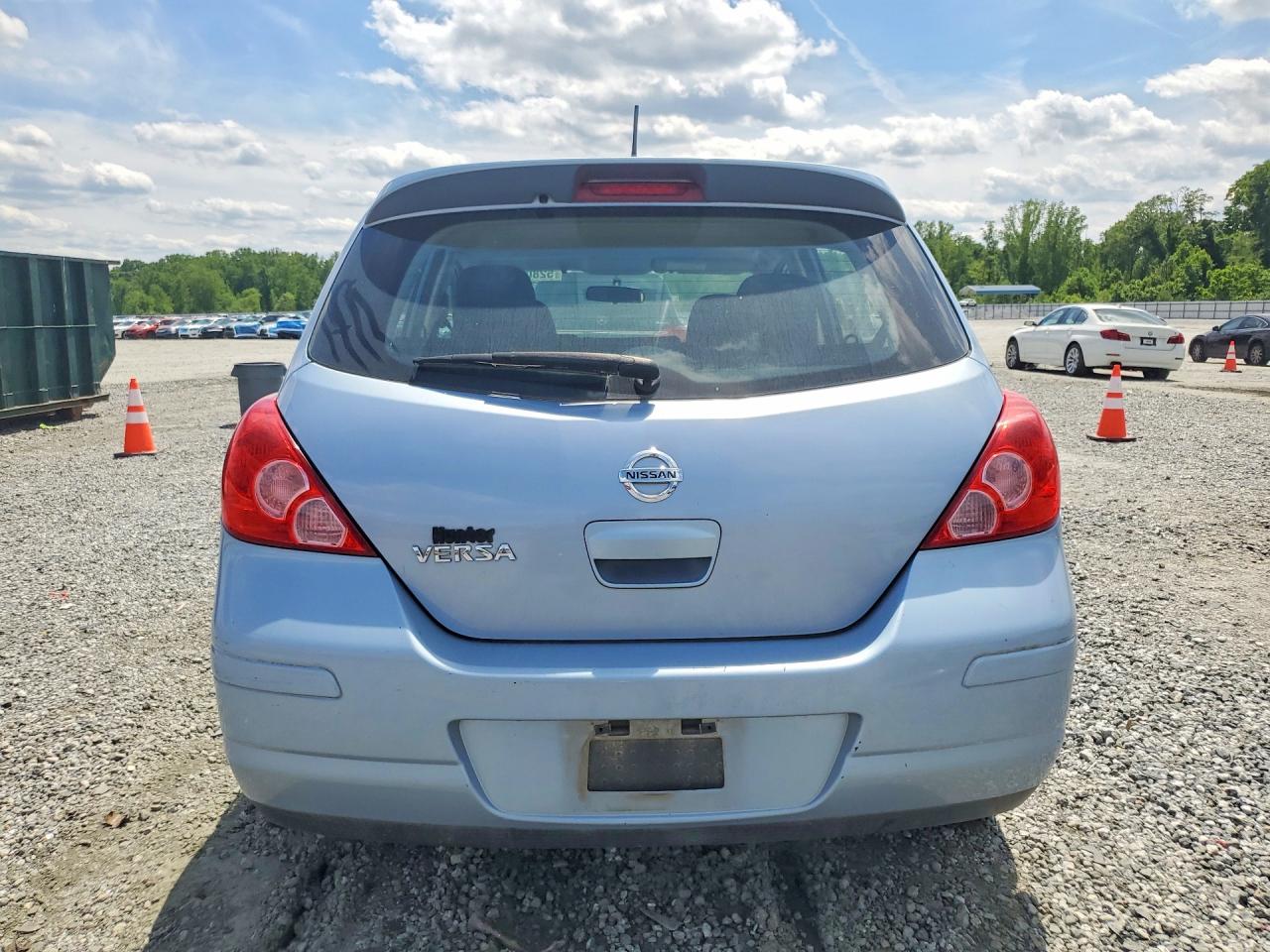Nissan Versa 1.8 S