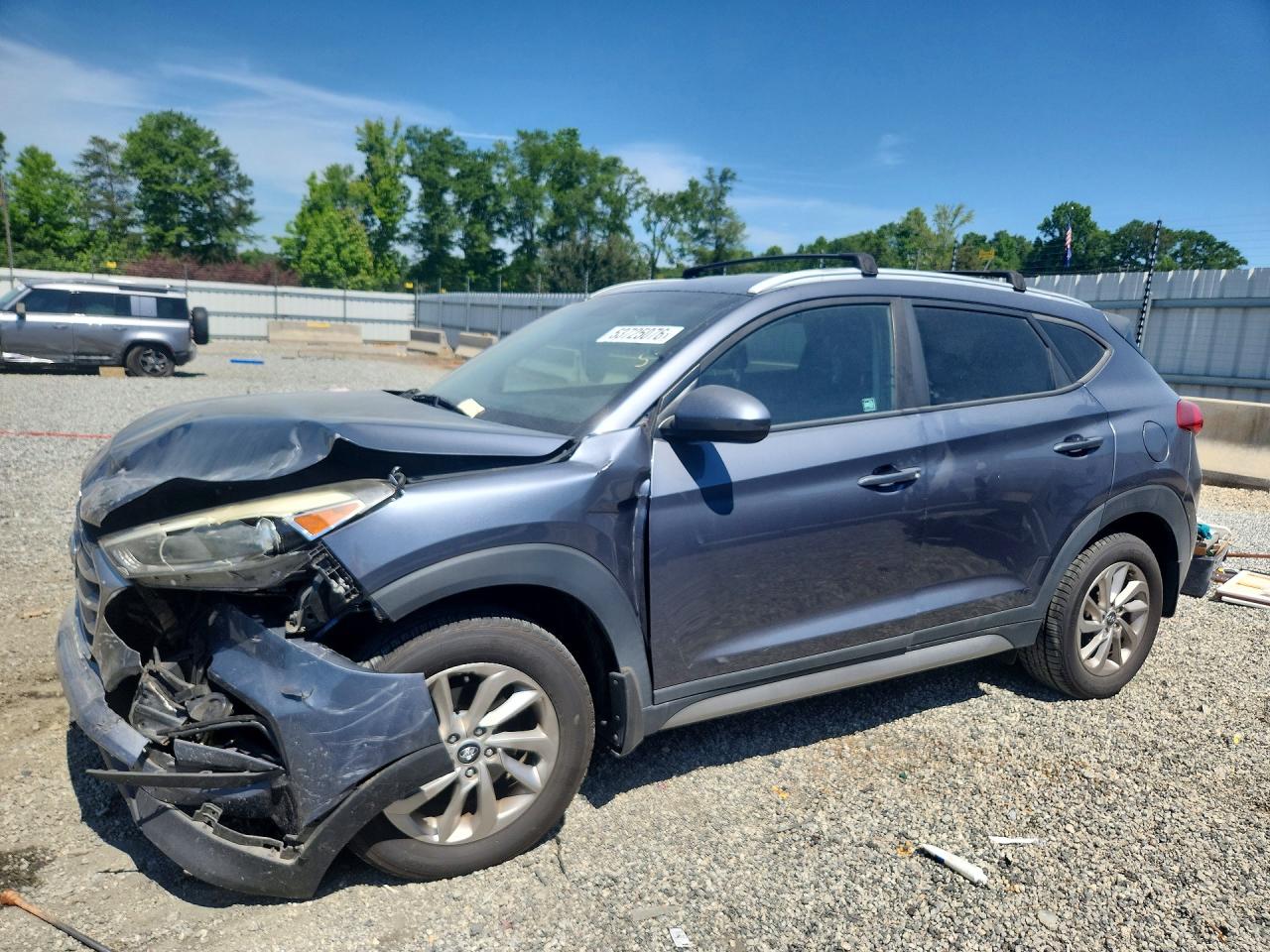 Salvage Hyundai TUCSON Image