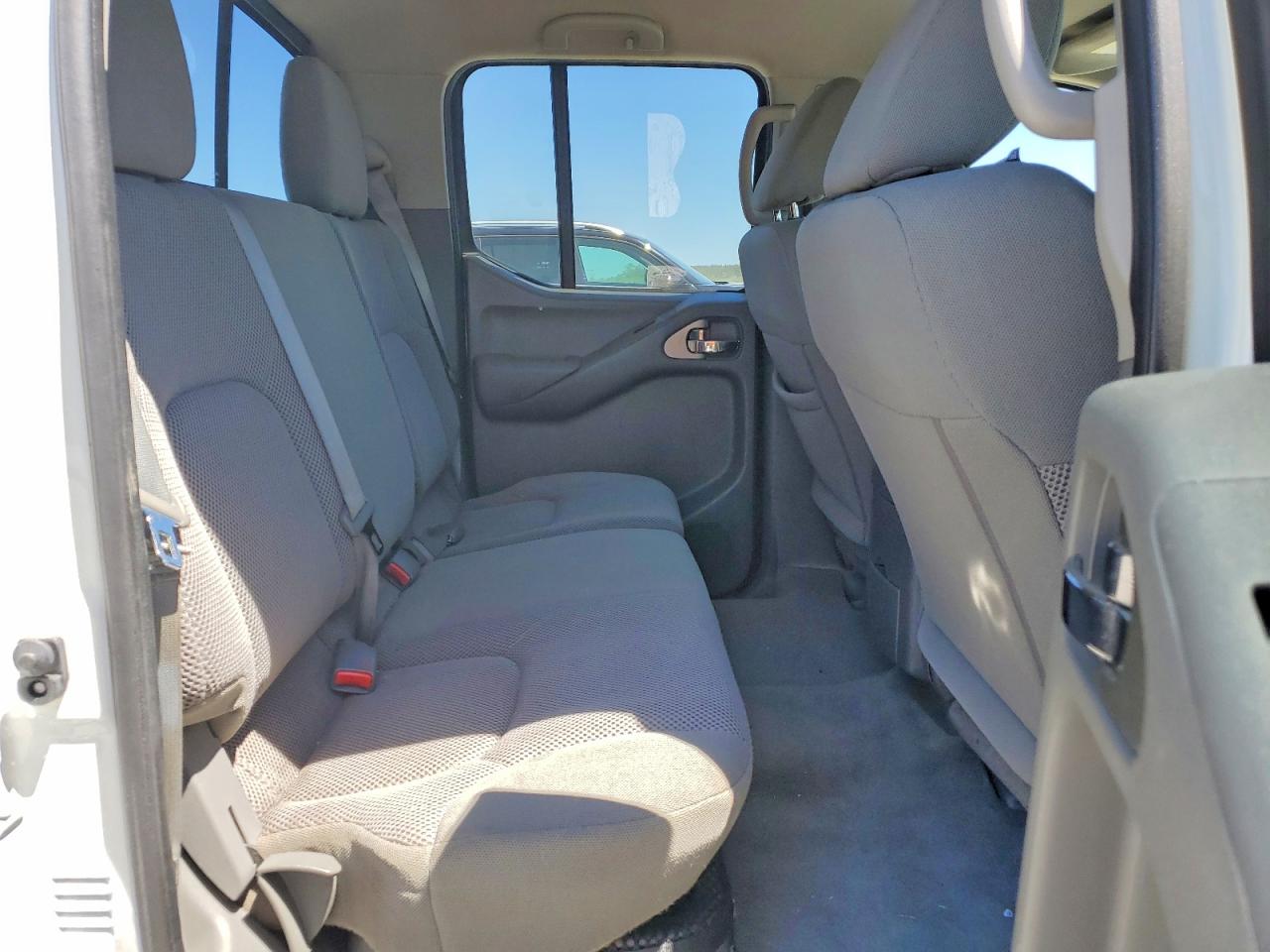 Nissan Frontier Sv