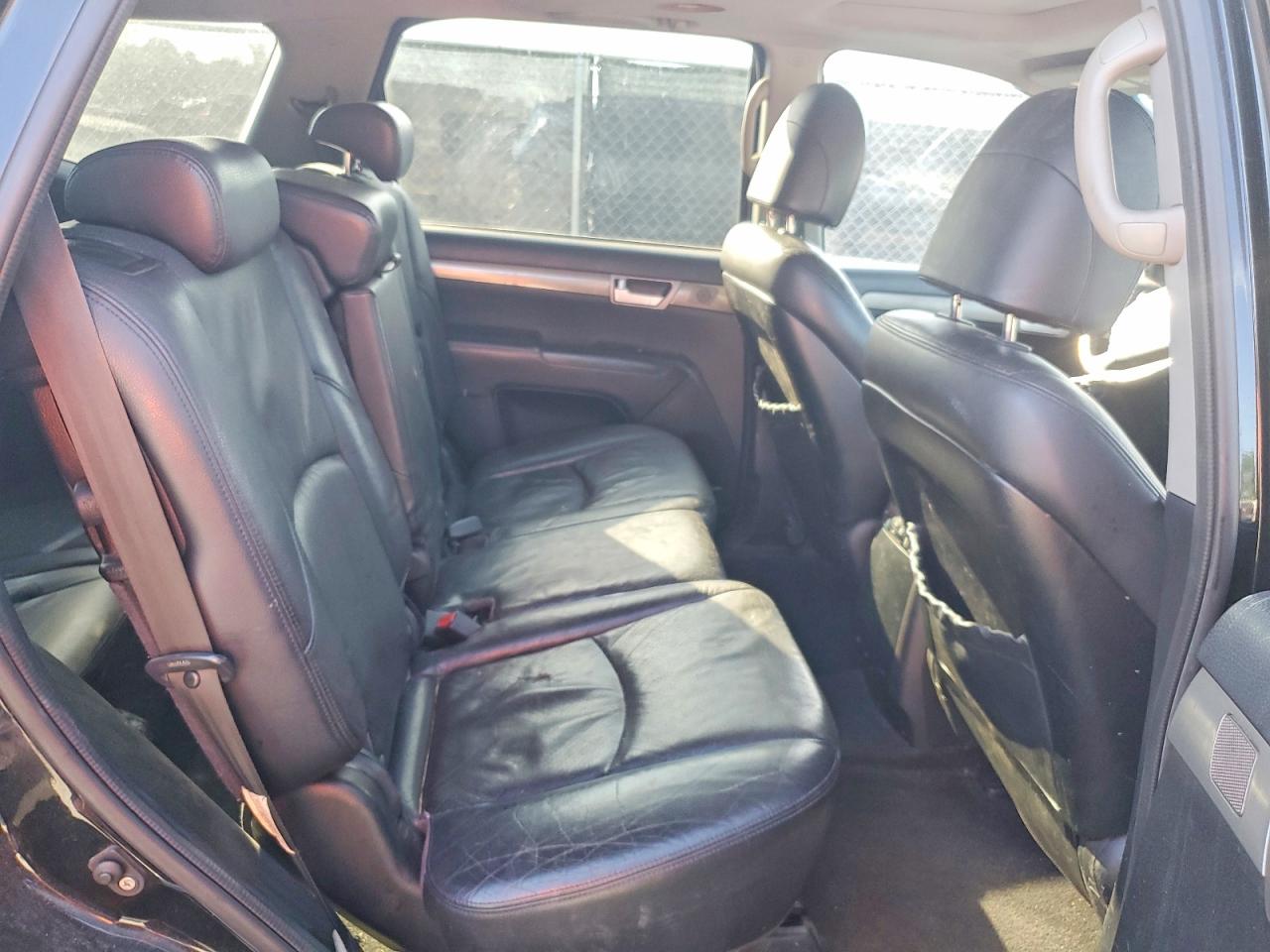 Kia Borrego Lx