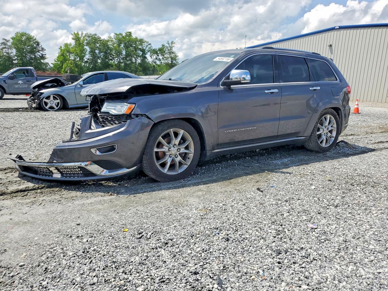 Salvage Jeep Cherokee Image