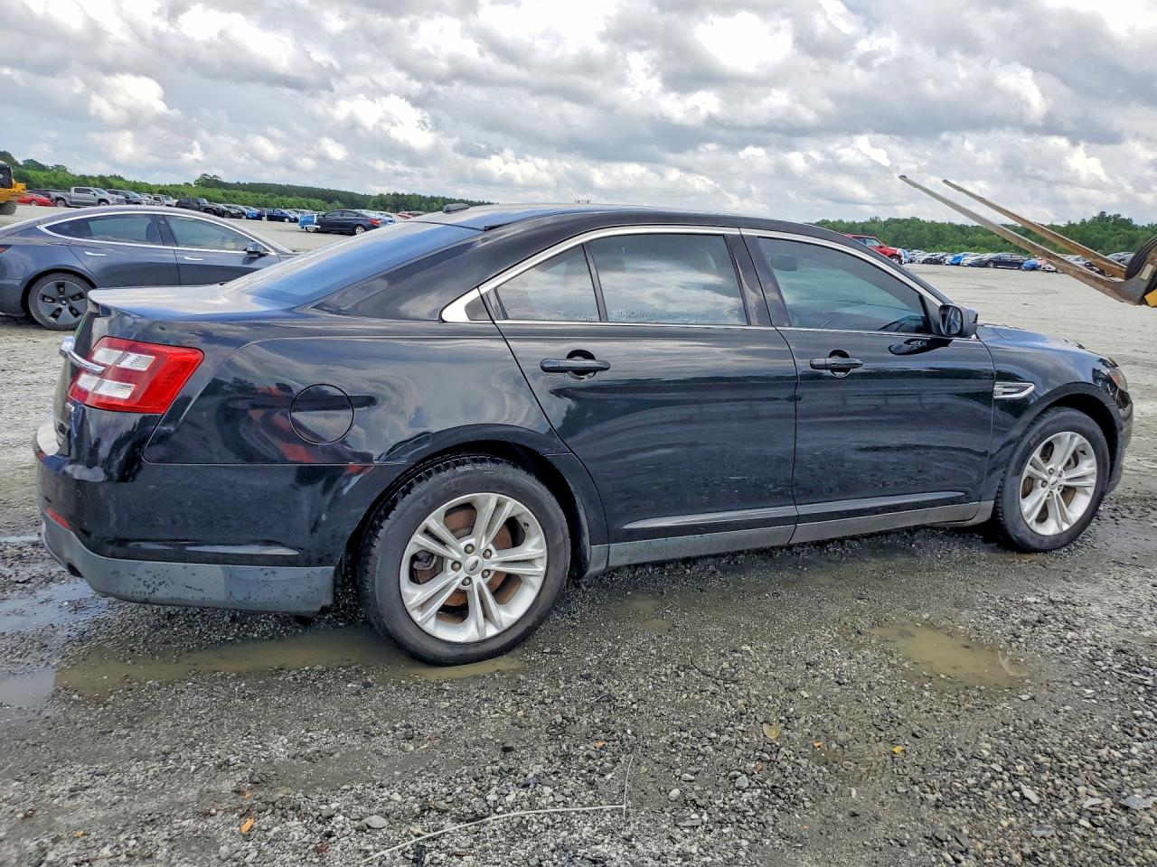 Ford Taurus Sel