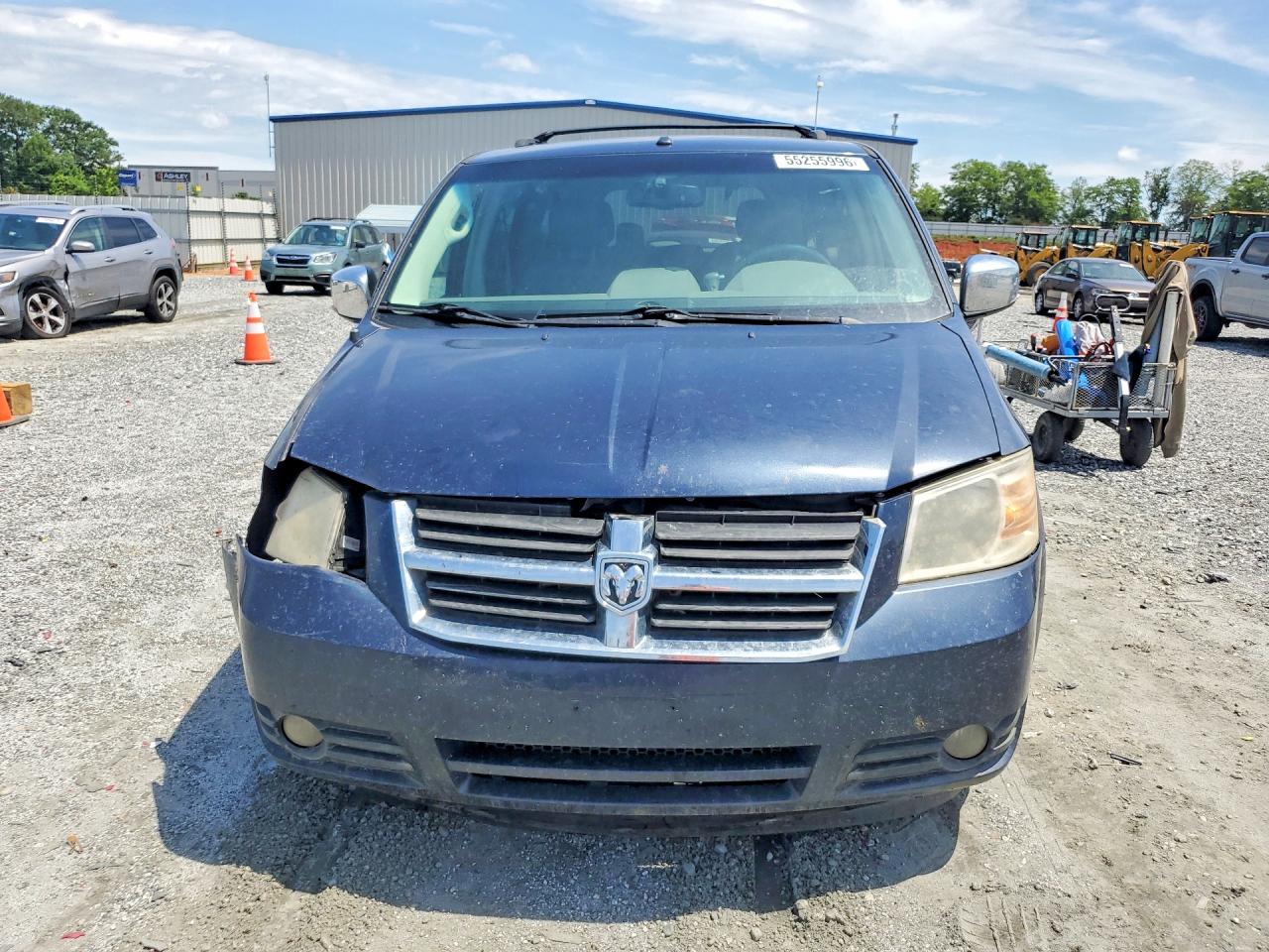 Dodge Caravan Sxt