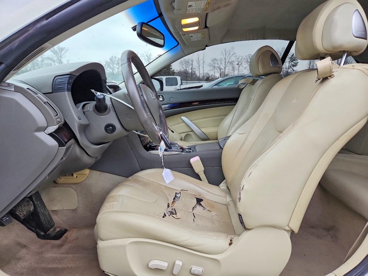 INFINITI G37 Base