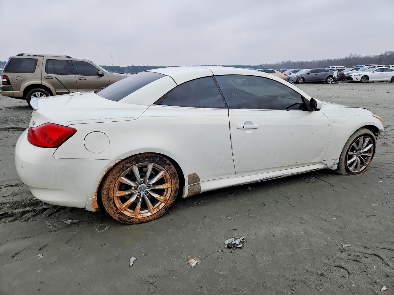 INFINITI G37 Base