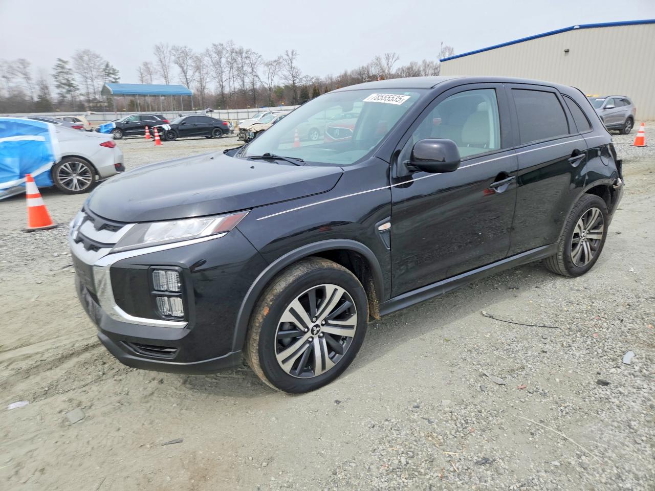 Salvage Mitsubishi Outlander Image