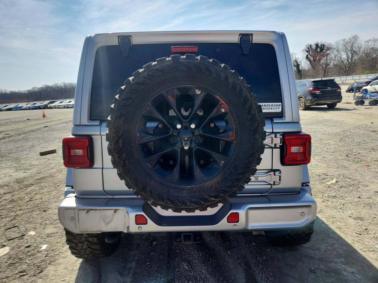 Jeep Wrangler Sahara